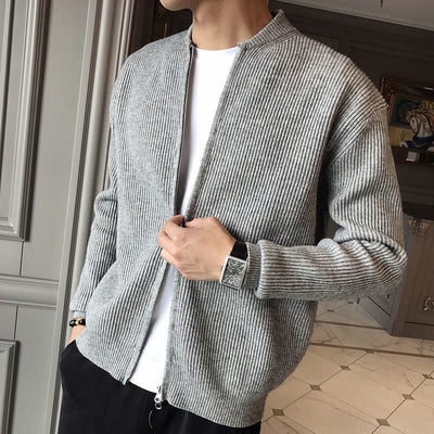 Men’s ribbed zip-front knit gilet with a relaxed silhouette