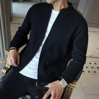 Men’s ribbed zip-front knit gilet with a relaxed silhouette