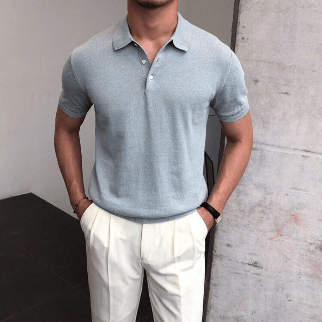 Men’s knit polo shirt with short sleeves and tailored collar
