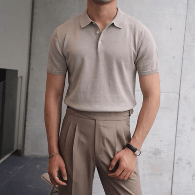 Men’s knit polo shirt with short sleeves and tailored collar